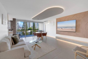 2BR Modern Surfers Paradise Apt